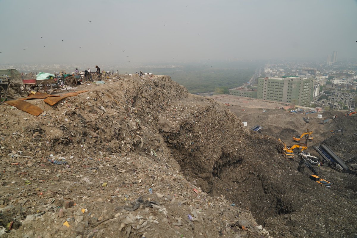🇮🇳 🏙️ À Delhi, devenue la ville la plus peuplée d'Inde, la pression démographique soumet la capitale du pays - et ses habitants - à une pression constante.

▶️ Reportage <a href="/ARTEInfo/">ARTE Info</a> 
arte.tv/fr/videos/1144…