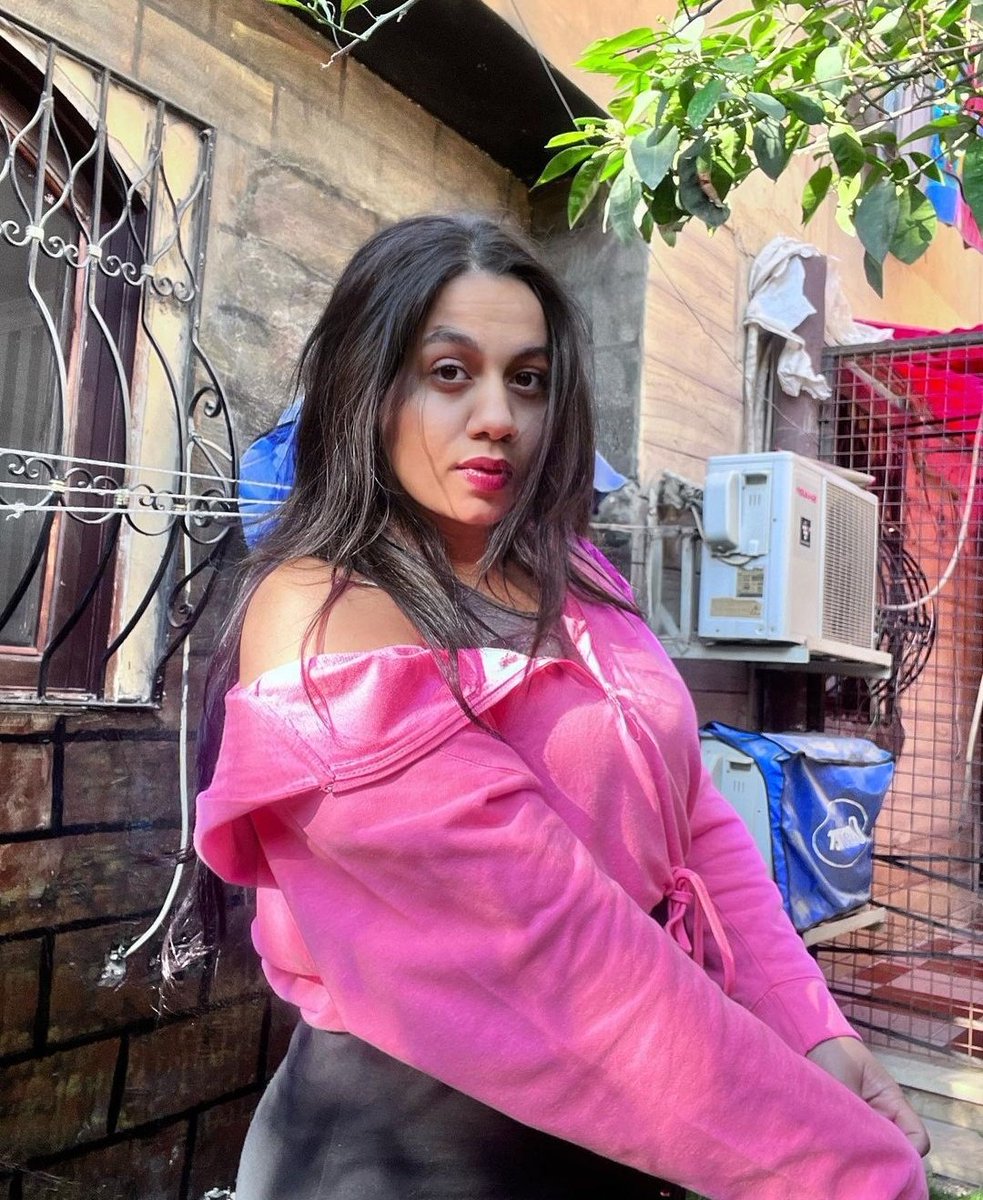 Rranda_98's tweet photo. حرانه و سقعانه اوي 🥵🥶
#مصر #صباح_الخير #الجمعه #صورة_جديدة_للملف_الشخصي #صورة_ملف_شخصي_جديدة #NewProfilePicture #NewProfilPic #goodmorning https://t.co/bdV2BOS5sg