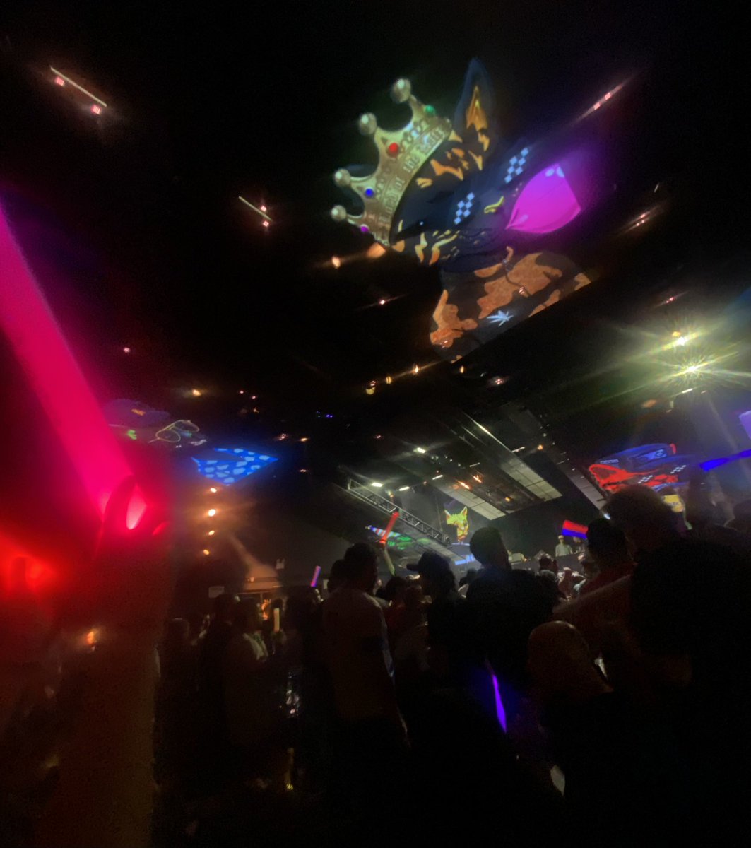 IamTheEmbalmer's tweet photo. I had a great time catching up with some of my blockchain family at the @jpgstoreNFT #Topia party tonight. 

Safe travels back home to you all, @Jennycitalinda @lennaverse @Genki_dot_ADA @ore_times_3 @CardanoNoodz 👆🏾❤️

#AlleyKatz #OreMob #ClayWay #NFTCommunity #NFTNYC2023 https://t.co/Of9IqwTHqA