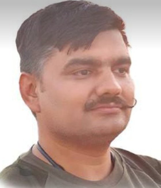 Virpalsinh_07's tweet photo. #PROTECTION_FOR_YUVRAJSINH #I_Support_Yuvrajsinh #I_support_yuvrajsinh_jadeja #Give_policeprotection
#યુવાશક્તિ_રાષ્ટ્રશક્તિ
#યુવાહીત_રાષ્ટ્રહીત
#સત્યમેવ_જયતે @YAJadeja @Bhupendrapbjp @sanghaviharsh @Yuvi_1212  @rohitkumarmali  @Vrajsinh_Rajput @bindiyabagohil @SupportYAJadeja https://t.co/rQHAqPFSNS