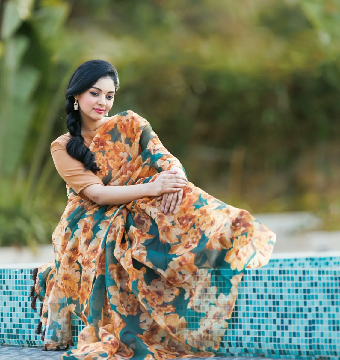 ungalsanam's tweet photo. அனைவருக்கும் இனிய தமிழ் புத்தாண்டு வாழ்த்துக்கள் 💐🌟
#6yarddrape #shyn_fascino
#adamkae #sujithamakeup
#thethish #thefrenchtown
#TamilNewYear2023 https://t.co/utrclDPfol