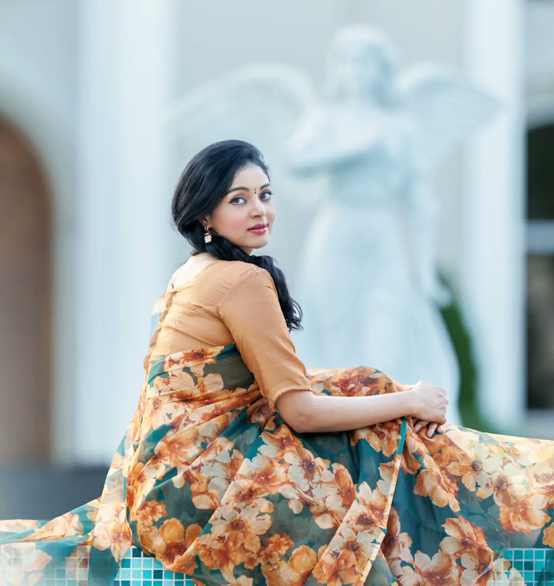 ungalsanam's tweet photo. அனைவருக்கும் இனிய தமிழ் புத்தாண்டு வாழ்த்துக்கள் 💐🌟
#6yarddrape #shyn_fascino
#adamkae #sujithamakeup
#thethish #thefrenchtown
#TamilNewYear2023 https://t.co/utrclDPfol