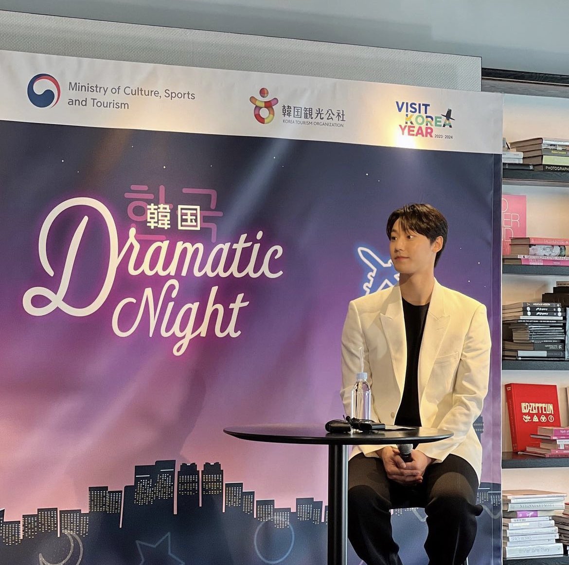 Ldh_thfan's tweet photo. เธรดรวมรูปอีโดฮยอนจากงาน Dramatic Night ที่กรุงโตเกียว ประเทศญี่ปุ่นค่ะ 🌙
#イドヒョン #이도현
#LEEDOHYUN #อีโดฮยอน
#DramaticNight https://t.co/xUbCln05Gm