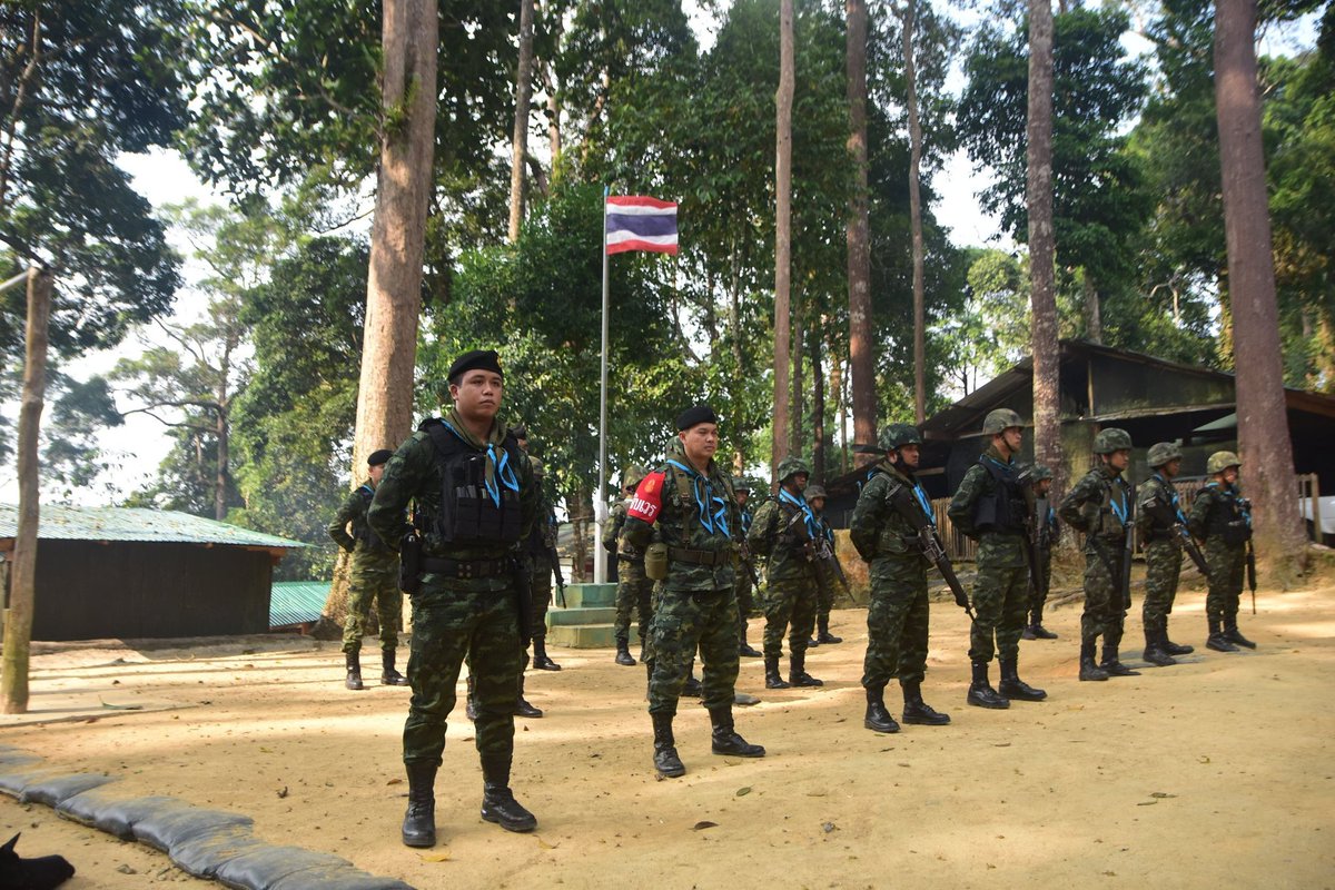 INFANTRY1522's tweet photo. ขวัญกำลังใจคืออนุภาพการรบที่ไร้ตัวตน ร.152 พัน.2 ตรวจเยี่ยม มว.ปชด.ที่3 ร้อย.ปชด.ที่1 และมอบสิ่งของให้กับกำลังพล เพื่อเป็นขวัญกำลังใจในการปฏิบัติหน้าที่ https://t.co/wn1iANcyt4
