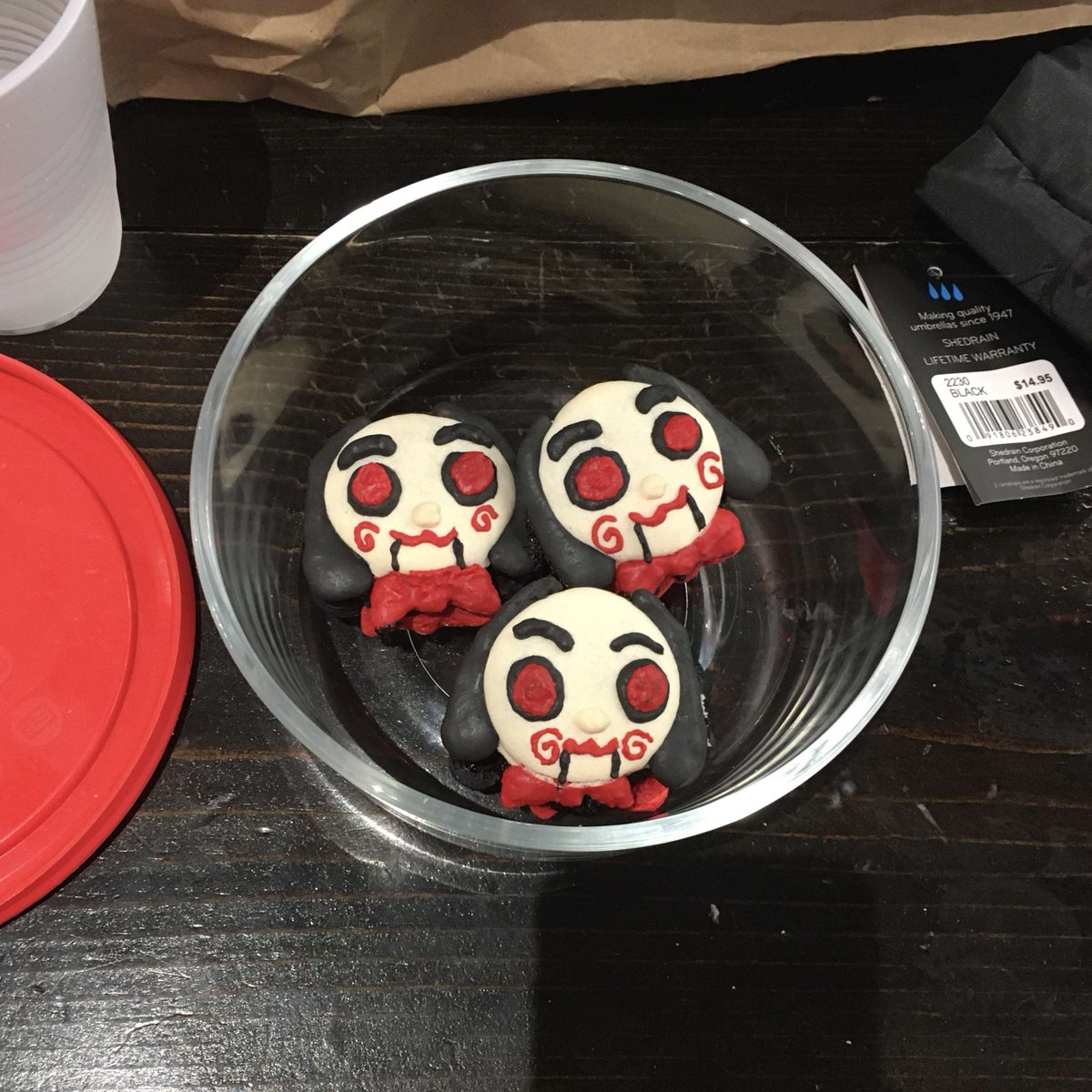 Micarocks101's tweet photo. Jigsaw macarons. https://t.co/kO7B3rpITp