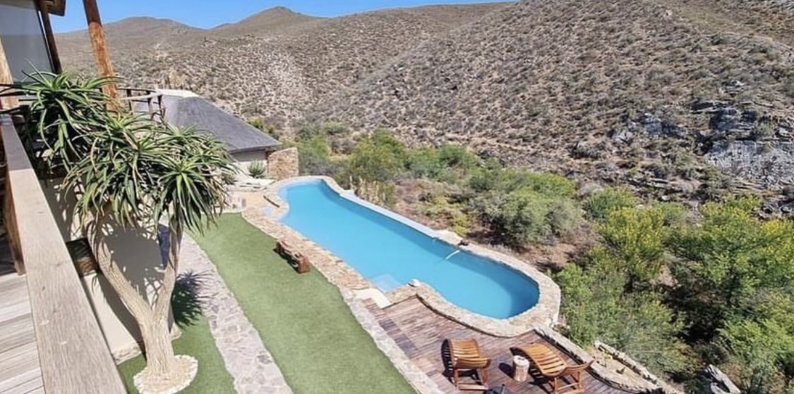 WhiteLionLodge's tweet photo. Oh sunny days… Relax with a book from the library on one of the sun decks, wind down around the 15-meter swimming pool, or laze on your private wooden deck and enjoy the peace and tranquillity of the Klein Karoo.
💙☀️🍷 https://t.co/TN4nP8wEJd