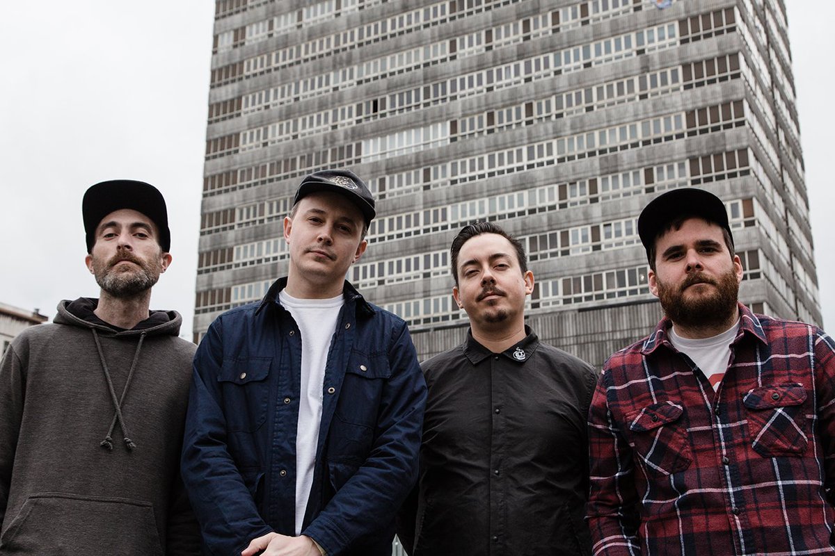 jokinfdez's tweet image. La buena dosis de punk recomendada de bailes, saltos, luz y color anoche en @DabadabaSS con @theflatliners y todos sus cantares desde Canadá. ✊🏻⚡

Thanks for the confidence, mates! 🖤

📸 instagram.com/p/CrAZeVCqEiy/…

#theflatliners #donostia #concierto #rock