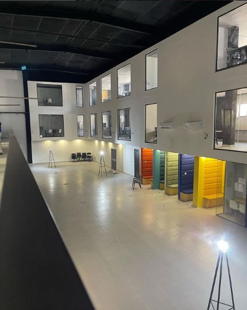 colabswork's tweet photo. Cool offices for your cool ideas! 💡

Click here to book a workspace: https://t.co/Q75SqaF8bj
Or
Call: 03008490198
Email: sales@colabs.pk

#colabspk #coworking #futureofwork #offices https://t.co/iTBUI27poT