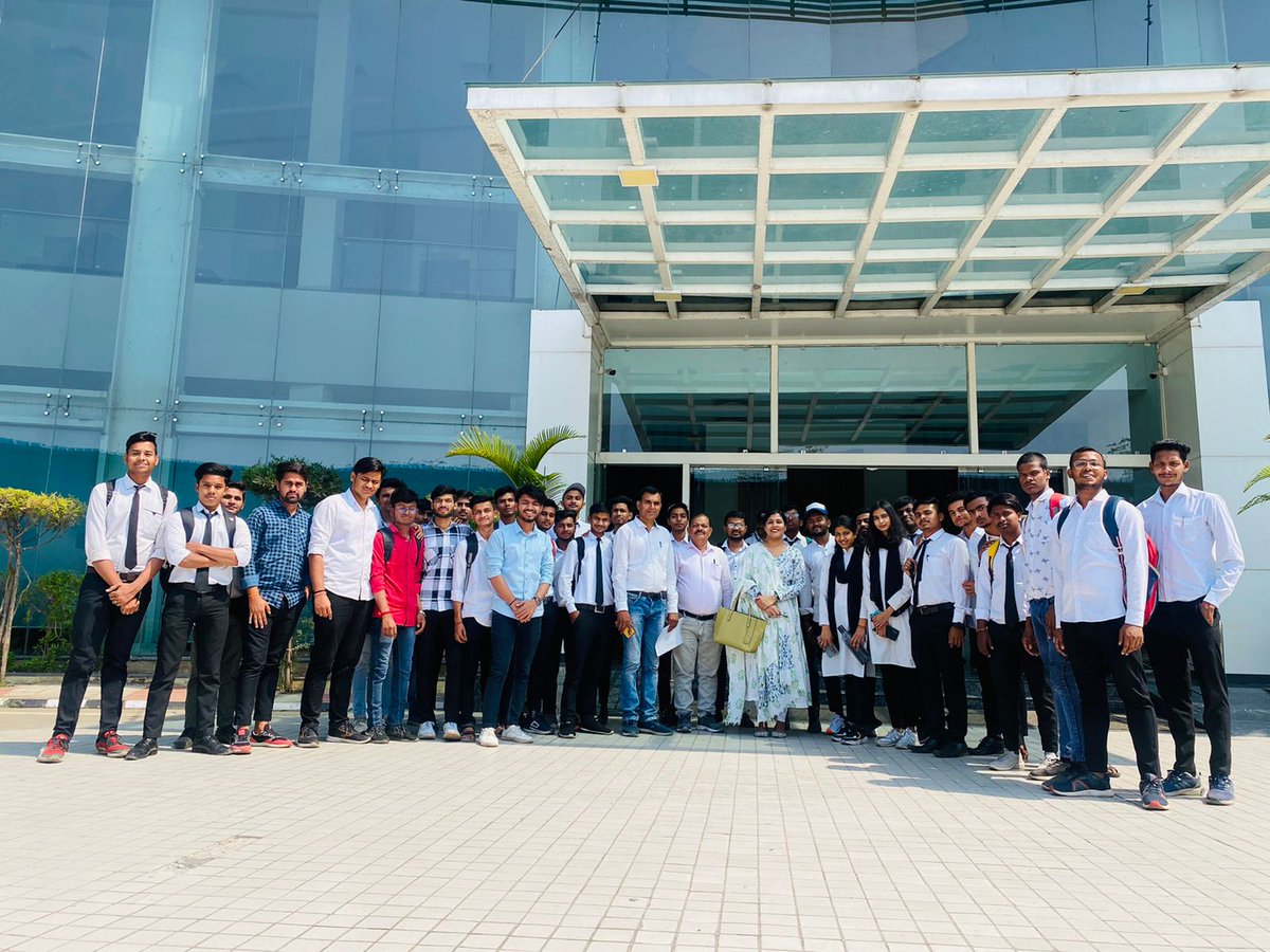 Upendra31378912's tweet photo. College visit in
 Global skill park  at bhopal. https://t.co/Dtnr0IW3GD