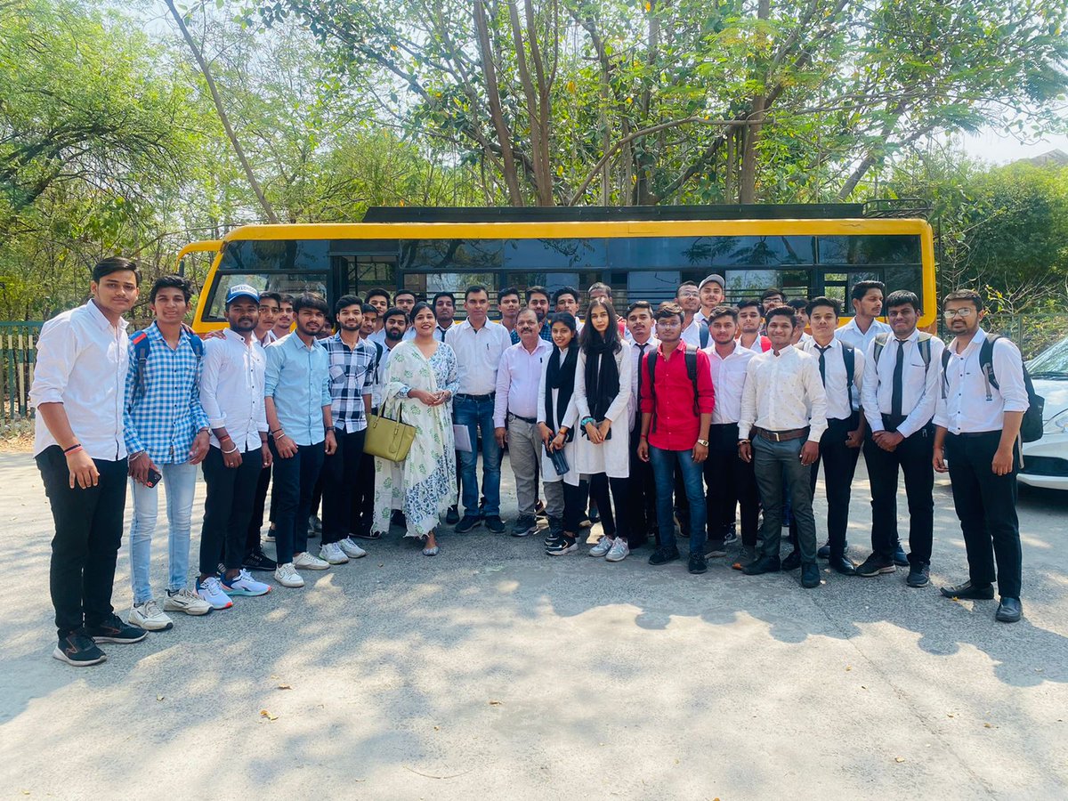 Upendra31378912's tweet photo. College visit in
 Global skill park  at bhopal. https://t.co/Dtnr0IW3GD