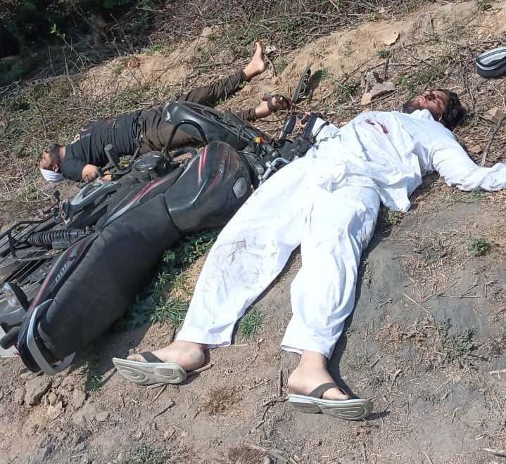 Starboy2079's tweet photo. Umesh Pal Murder (Thread)

Today whole world will know to whom people like Mahua Moitra, Akhilesh Yadav, Rana Ayyub, Rashid Alvi, Vinod Kapri n many more r trying to save.

Yesterday UP police killed a most wanted criminal Asad Ahmed n Ghulam in encounter

1/12 https://t.co/ejmrD5VzF1