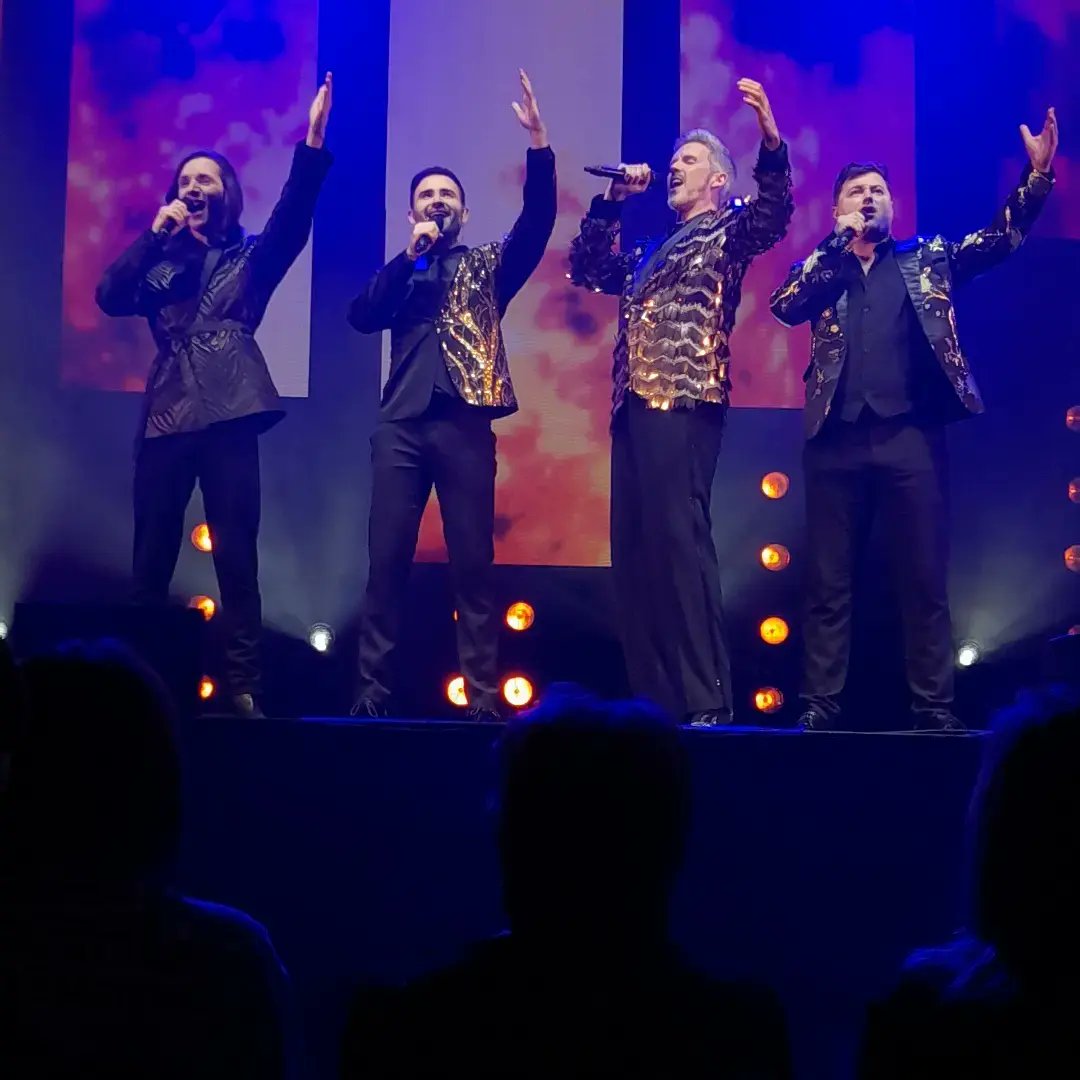 stephan19573's tweet photo. 🎶 Happy #CollabroFriday 🎶
@JamieLProducer @MattCollabro @MichaelCollabro @ThomasCollabro https://t.co/dXBSOGUiJm