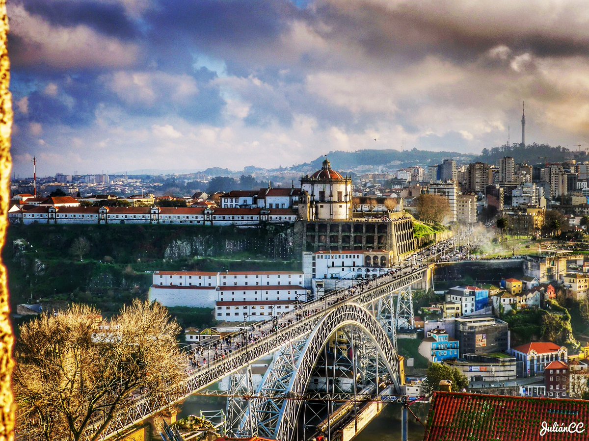 Ponte de D Luís (Porto)…Oporto…😍😎 #porto #portugal #patrimoniodelahumanidad #historia #cultura #turismo #turismoportugal #portugal_em_fotos #portolovers #portugallovers #asi_es_portugal  #portugal_photos #portugal_em_fotos #portugal_passion #visitportugal #portugalphotography