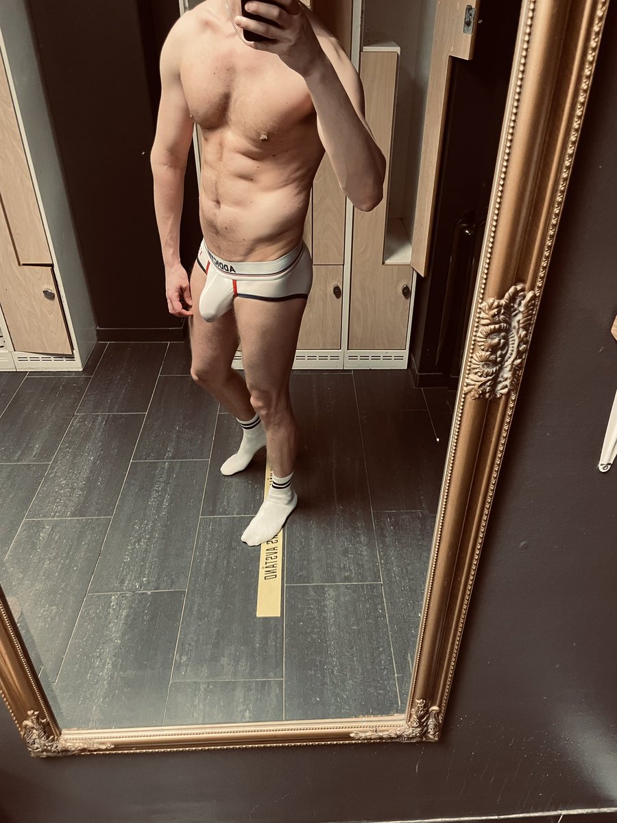 swegayguy28's tweet photo. Time to get ready for the weekend😈 https://t.co/offSy7FrkE