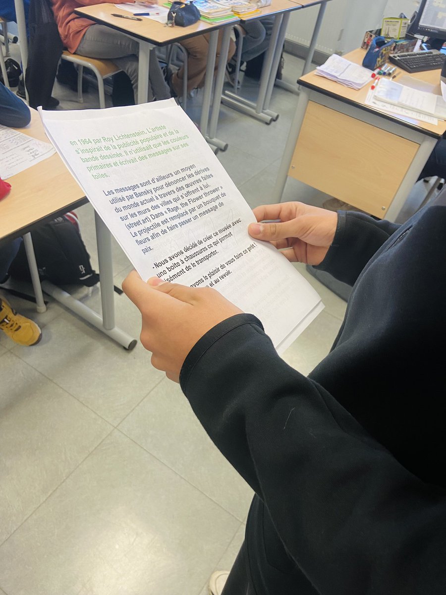 Wesolowluce's tweet photo. Semaine des arts et de la culture @CE_FontdeFillol Médiateurs culturels 4eme passent dans toutes les salles pour déposer un musée portatif et le présenter. #histoiredesarts #oral @LaetitiaOucher1 @CroisonnierH @CardieNice @AcademieNice https://t.co/9N6WmX4FlP