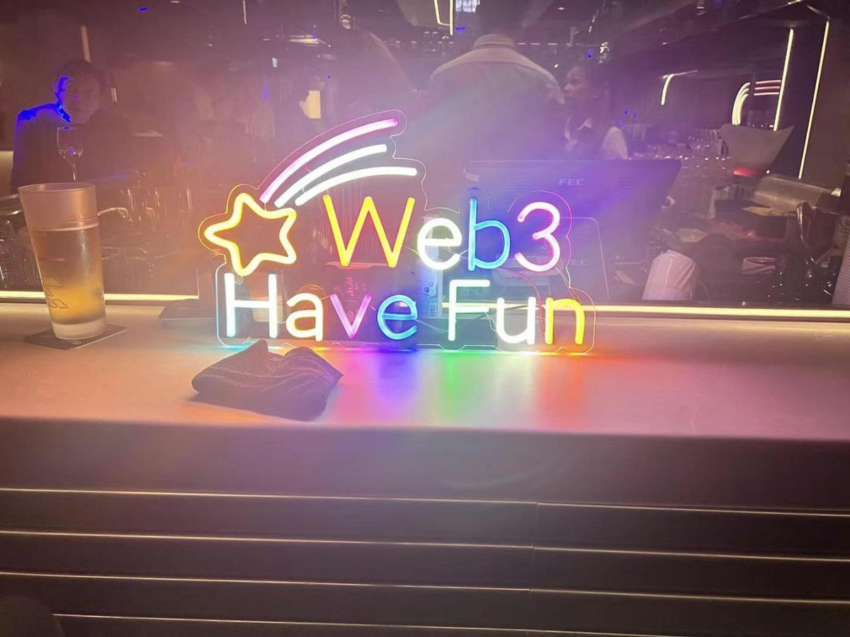 Veace_Offical's tweet photo. We met many community and NFT projects in Hong Kong with the head of @BALD_offical  and we introduced Veace to them, and we look forward to these projects entering into a partnership with Veace🚀🚀🚀

@Theirsverse @BALD_offical @Vision_Chain https://t.co/Aq90kChPdw