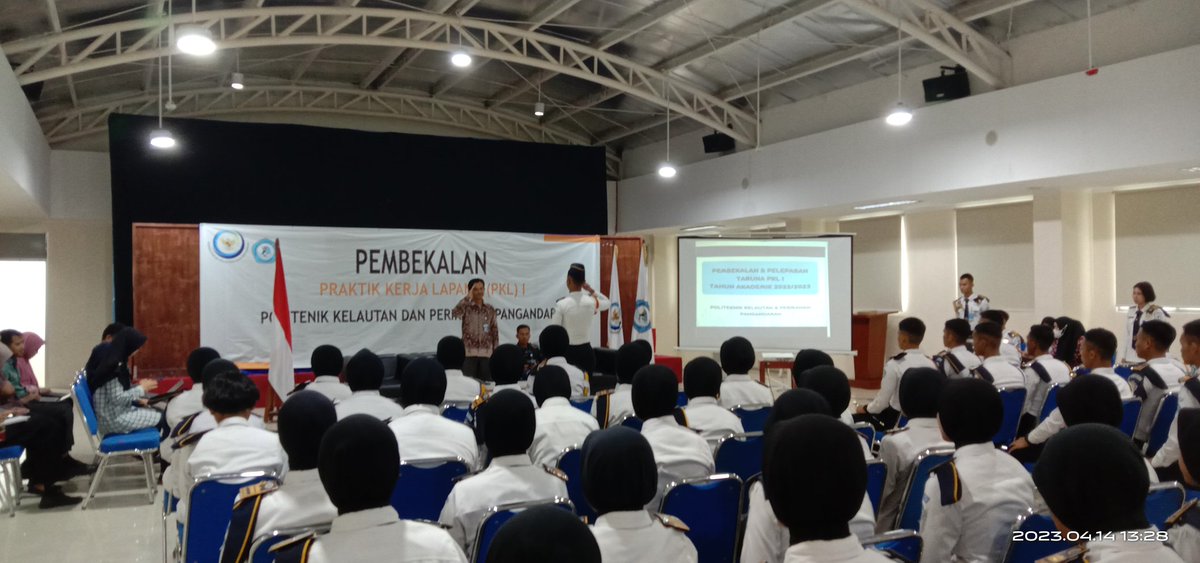 pkp_pangandaran's tweet image. Kegiatan pembukaan pembekalan PKL 1 PKPP taruna/i Madya di aula Lt. 3 Gedung Rektorat
@kkpgoid 
@brsdm_kp 
@pusdikkp 

#PKPP
#politeknikkppangandaran