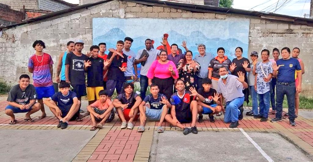 MonicaBritoRC's tweet photo. Los jóvenes del Comité Político #JuventudProgresista inaugurado en Trinitaria, tienen la esperanza de mejores condiciones de vida con @aquilesalvarez en la Alcaldía y @marcelaguinaga en Prefectura, anhelan que la gente, en especial las autoridades confíen en ellos.
@MashiRafael https://t.co/XGWJ2b02q1