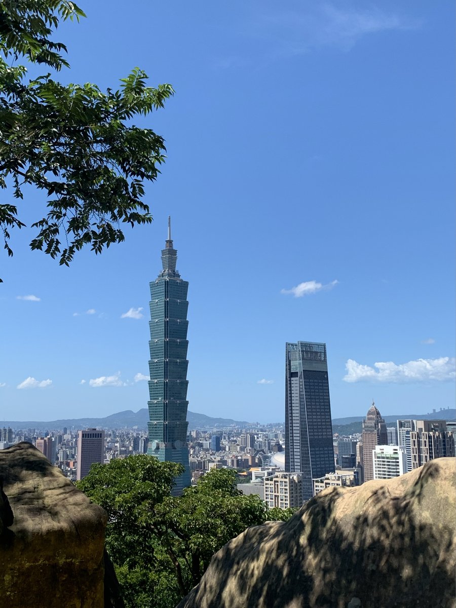 tootirose's tweet photo. 台北象山步道||| https://t.co/dyJ5zmtvTN