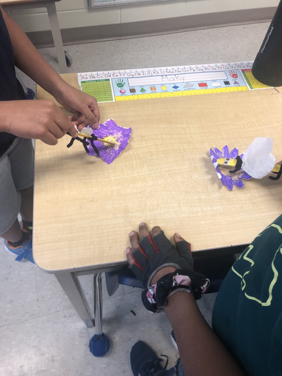 FatimaLeal21's tweet photo. What a fun day of planting tomatoes from outer space with @NathalieShep11 class and building bees that pollinate flowers (using KD cheese) with @TarikOmar13 class. So blessed to work with teachers that love to think outside the box. @CaradocPS #tvdsbstem #tvdsbscience https://t.co/OT690osxth