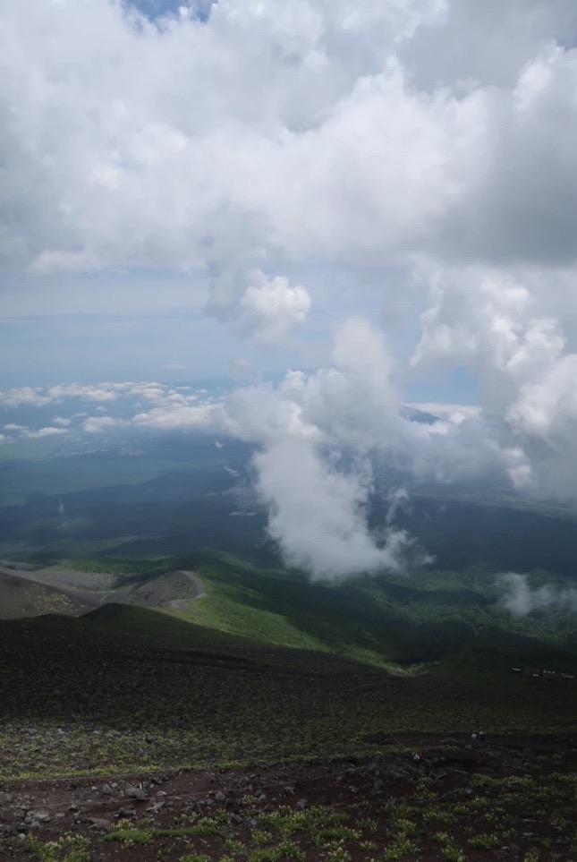 theamthyrith's tweet photo. 自然は最も美しい景色を育んだ。
最も新鮮な空気を吸う🌳🏔️ https://t.co/msXEYIK16Q
