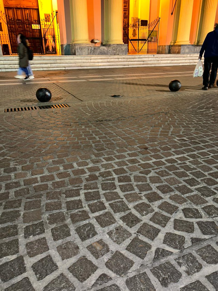 <a href="/AriesFmSalta/">Aries on line</a> Buenas noches. El bache no existe. Rogamos no desinformar a los ciudadanos.
