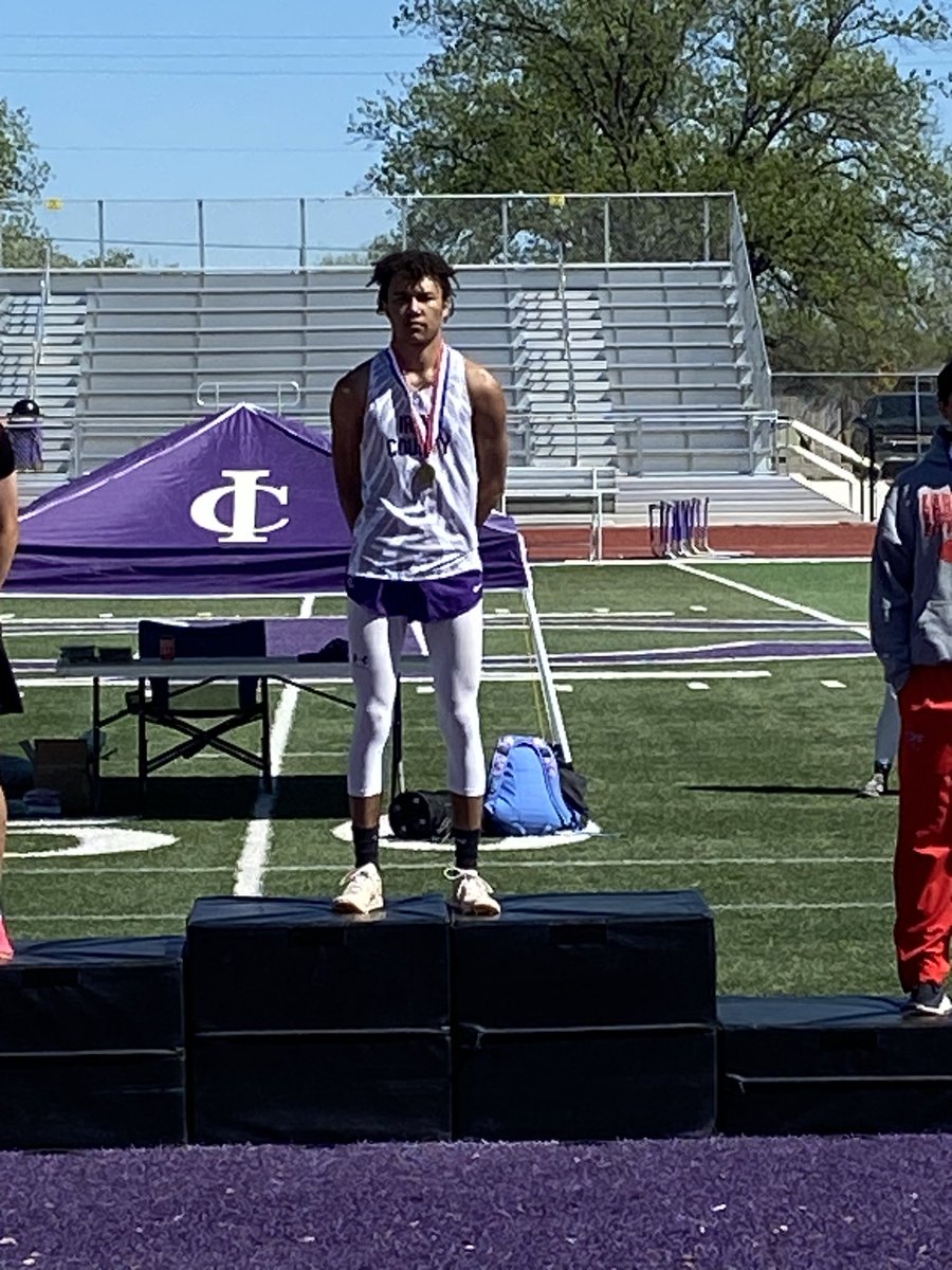 ShawnHarrison67's tweet photo. IC Hornets Area Champs

JJ won Double Gold
LJ 20’7.5”
TJ 42’6”
On to Regionals
#ST1NG @WTXScribe @KSANsports @Texas1AFan @sixmania @Ry_Compeau @KeionRussell @shelbieelaine13 https://t.co/jfl5tn5MdH