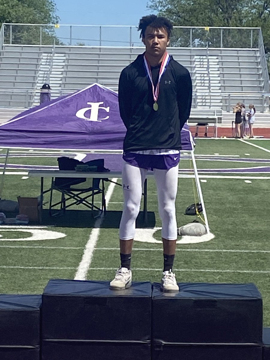ShawnHarrison67's tweet photo. IC Hornets Area Champs

JJ won Double Gold
LJ 20’7.5”
TJ 42’6”
On to Regionals
#ST1NG @WTXScribe @KSANsports @Texas1AFan @sixmania @Ry_Compeau @KeionRussell @shelbieelaine13 https://t.co/jfl5tn5MdH