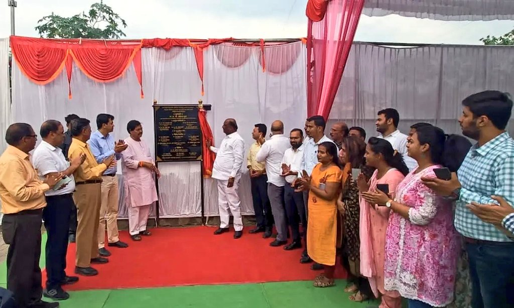 csncity's tweet photo. Public welfare projects by Chhatrapati Sambhajinagar Smart City &amp; Municipal Corporation were inaugurated by MH minister for horticulture, EGS &amp; dist guardian Min Shri Sandeepan Bhumre. MLA Shri Pradeep Jaiswal &amp; Municipal Comm &amp; Administrator Dr Abhijeet Chaudhari were present. https://t.co/I6TjhdY5Nz