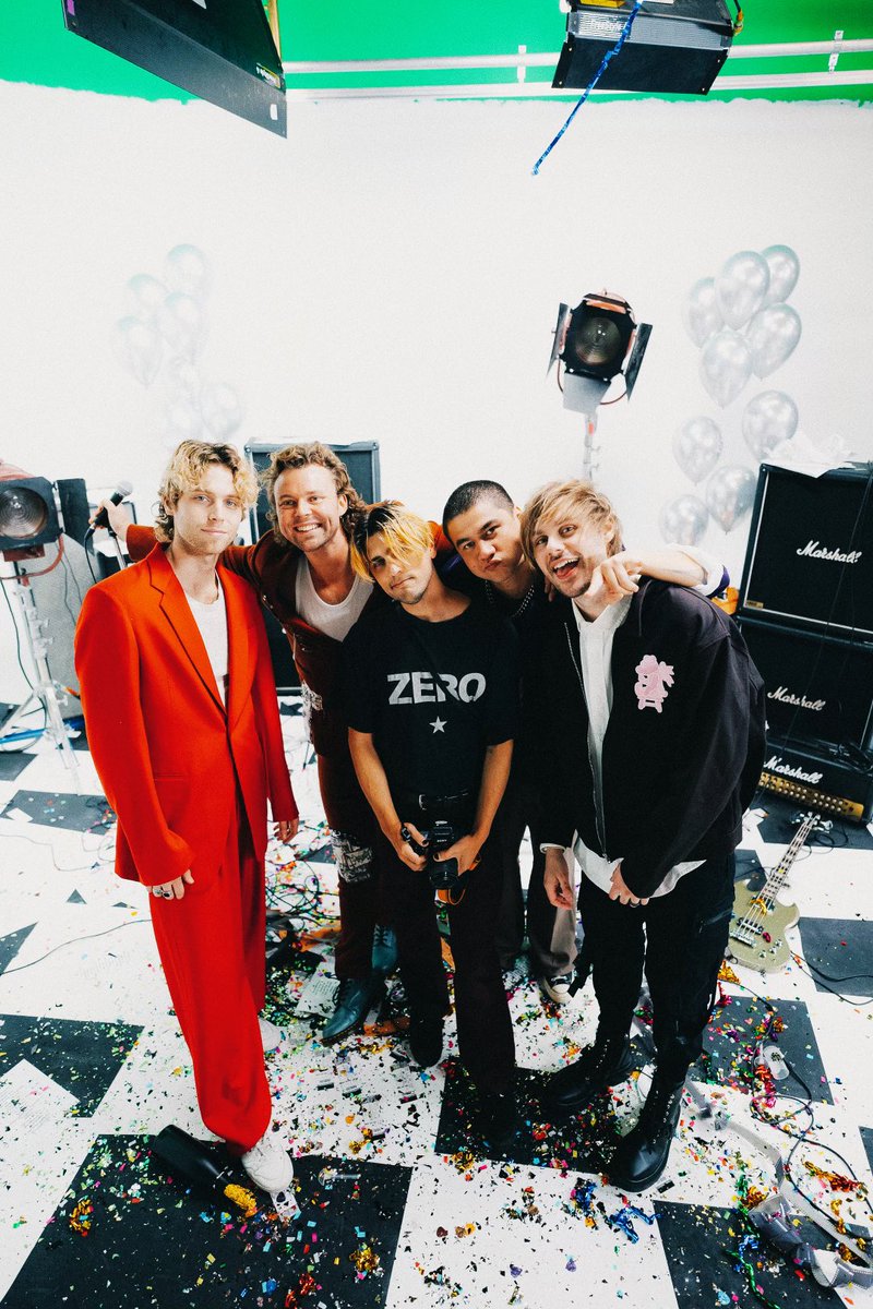 shmandeluca's tweet photo. Makin lots o’ art together since 2,018 A.D. https://t.co/yWMUsnknks