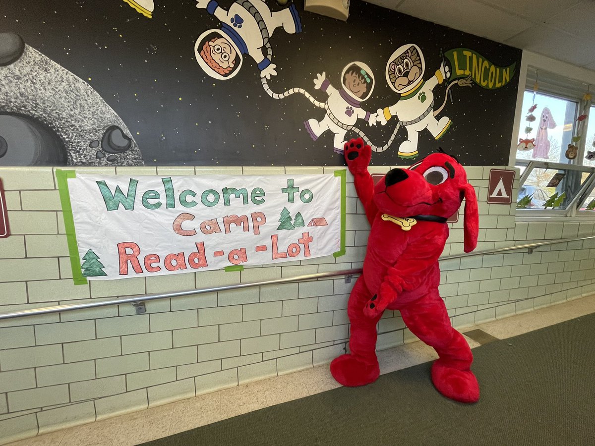 Michelle22669's tweet photo. A great night at Lincoln’s Pajama Read Family Night!!! Camp-Read-A-Lot
@LincolnSchool8 #lncproud https://t.co/mRFgfFtVew