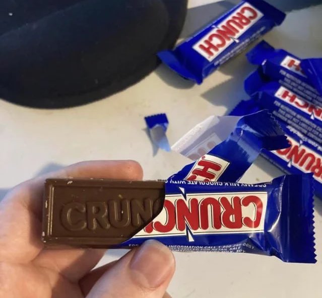 ImagesMildly's tweet photo. The candy is on the wrong side of the wrapper. https://t.co/kSIbePJz0G