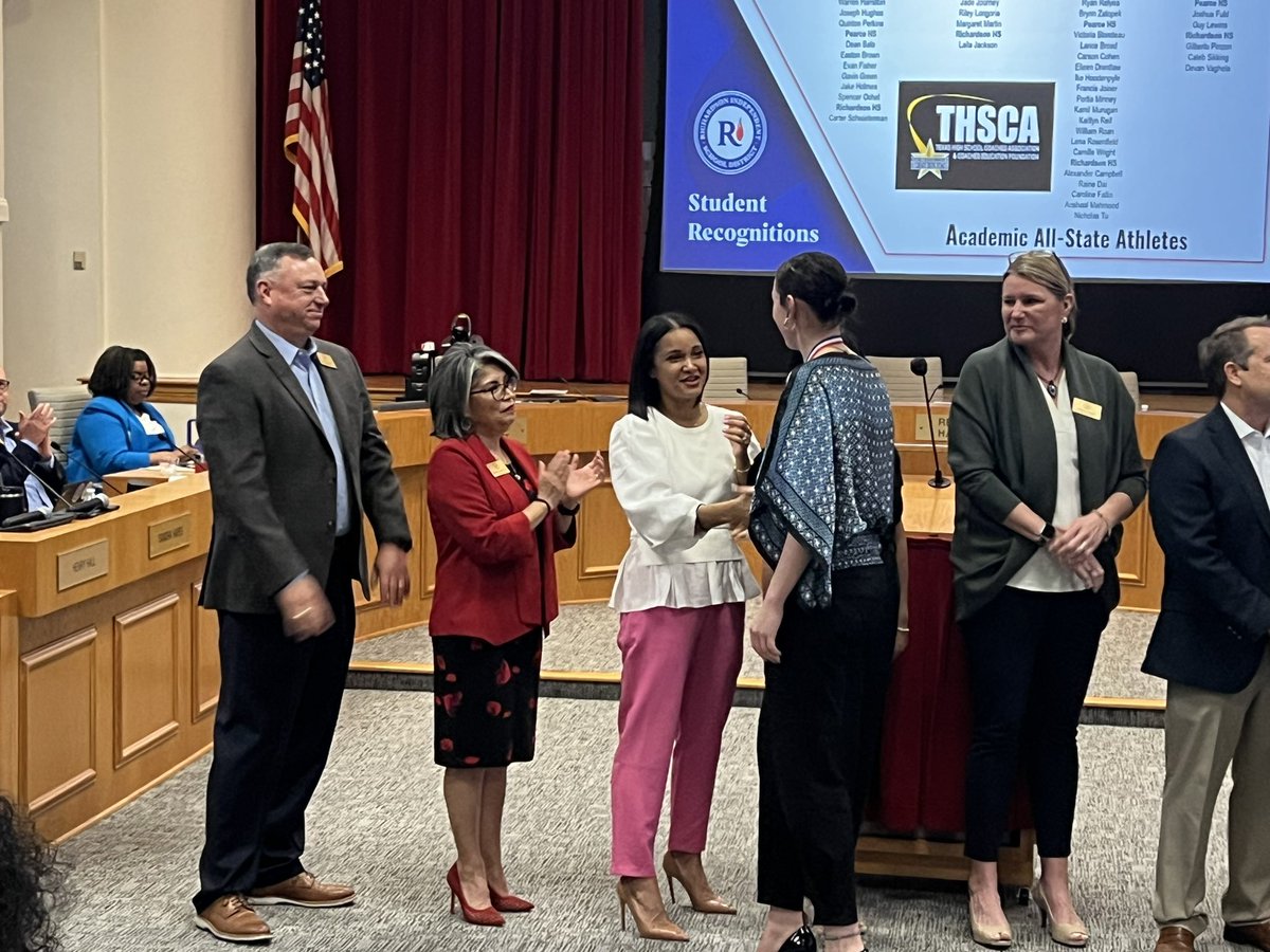 KendallHasse's tweet photo. Such a great night at the RISD School Board meeting! ❤️ @HasseFiona @YareyniHerrera Congrats! 🎉🏅❤️ 🏀 #StudentAthletes @LADYCATS_BALL https://t.co/7FMESjigBT