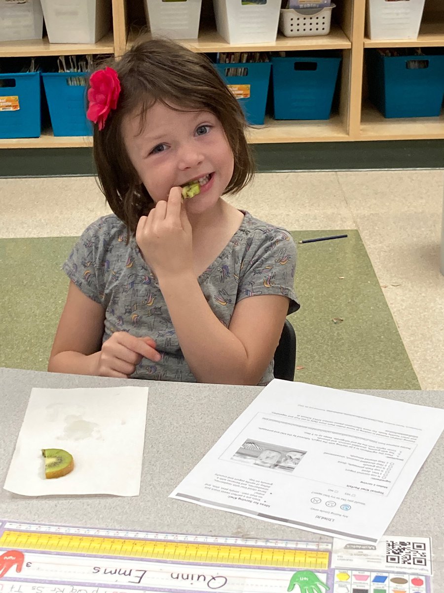 Our first @appleschools taste test was a tasty experience. Some students tried Kiwi for the first time; and loved it! And everyone learned how to choose the best kiwi from the grocery store and went home with a new recipe.