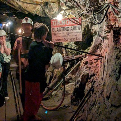 YetiPrincipal's tweet photo. Snowy Peaks Junior High took its learning outside of the classroom yesterday with an awesome visit to the Country Boy Mine in Breckenridge! A special thank you to    @countryboymine for a great day! https://t.co/stTKwWMJia