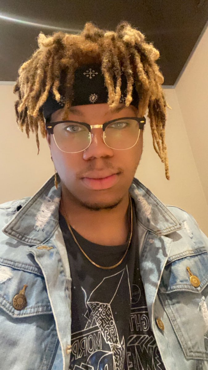 Jin x Supreme ❤️‍🔥 tweet media