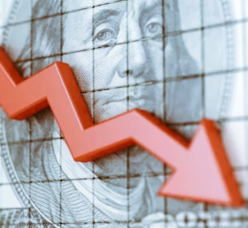 #AvanceInformativo
Caída del dólar esta semana, no bajará automáticamente los precios de los productos que se consumen.

Así lo consideran expertos economistas, quienes explican que los ajustes se van dando...

Mañana en nuestra primera emisión de noticias ampliación.
<a href="/ROQUEUNO/">ROQUE MEDINA PADILLA</a>