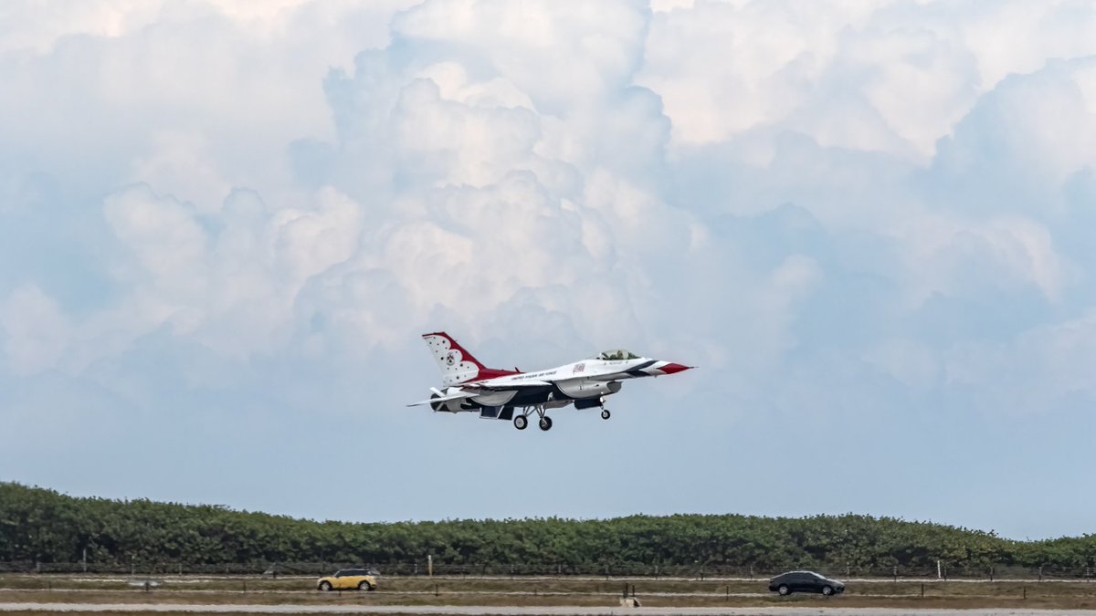 Lau Brown on Twitter "What a great start of the Cocoa Beach Air Show