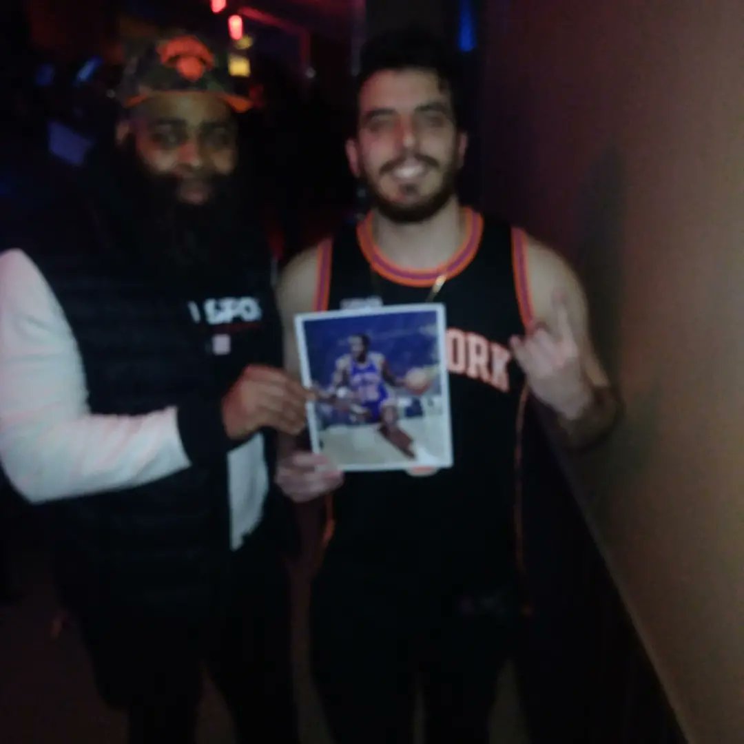 TheSMF_'s tweet photo. Whats up SMF April 29th Win against the Miami Heat we gave away an Autographed photo of Earl Monroe given to the Foundation by the New York K icks organization  and look forward  to the Upcoming Playoffs games at Madison Square Garden @NEWYORKKNICKS5 @nyknicks https://t.co/Bl8Isrj0rC