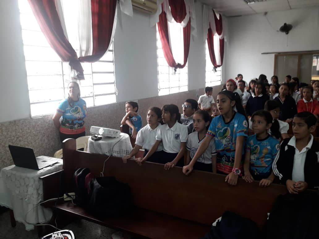 ParedesJackson's tweet photo. 🔖 Fecha:  13/04/23.
🔖 Actividad: Olimpiadas de amor, ( presentación de muestras de las actividades del mes de marzo) festival de talentos. 
🔖  Institución Educativa:  Ueca Jose Antonio Paez 
🔖 Participantes: más de 75 estudiantes de  inicial y primaria. https://t.co/8kIClPWpZv