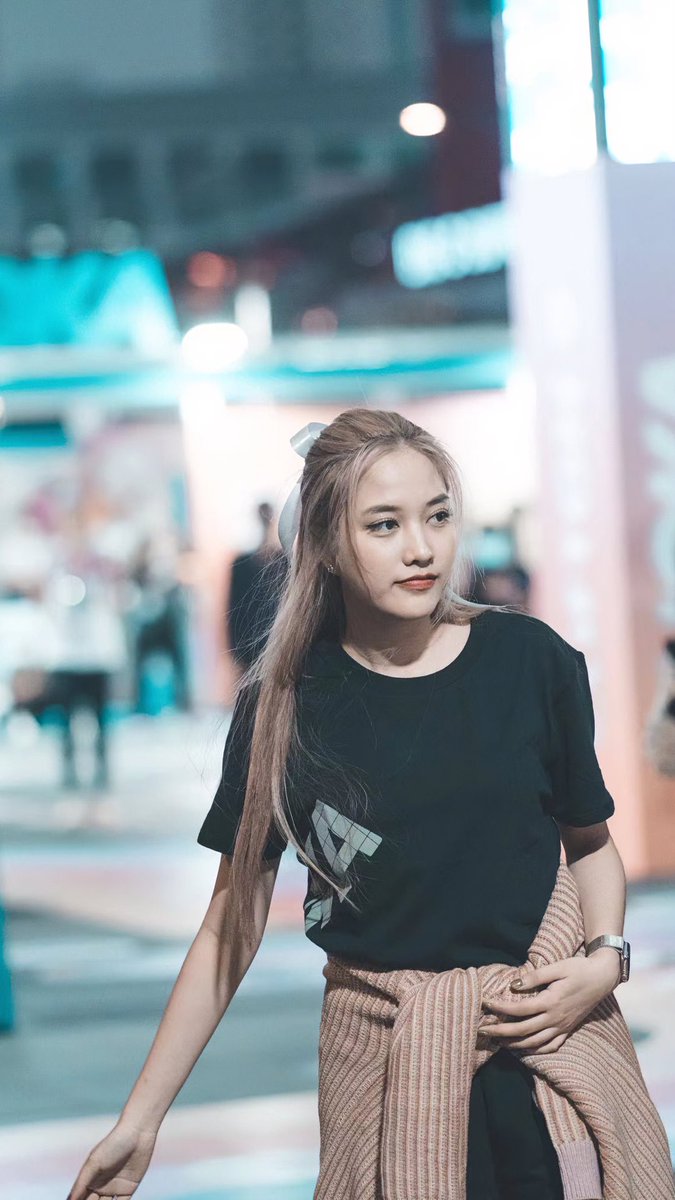 l14842180's tweet photo. #srchafreen
#WeLoveYouFreen
#WalkTowardsFreen
#FreenIsFree
Freen永远开心 永远健康
smile❤️🐰 https://t.co/8ogJKLejKB