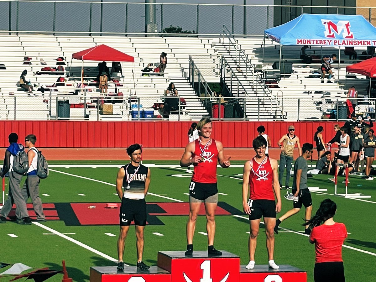 morristg20's tweet photo. Great job today @morris_cooper20 in taking 1st in the 300 hurdles!! Good luck in the Area round! https://t.co/SItBJxEZse