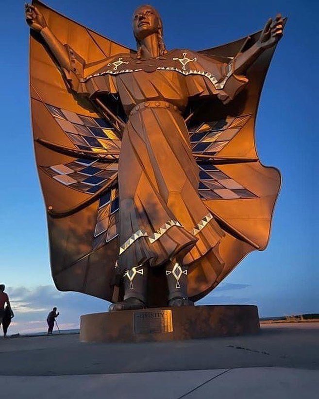 I don't know why this hasn't received more publicity, but this fifty-foot sculpture was unveiled recently in South Dakota.
It's called 'Dignity' and was done by artist Dale Lamphere to honor the women of the Sioux Nation. ❤️#native #nativeamerican #nativeart