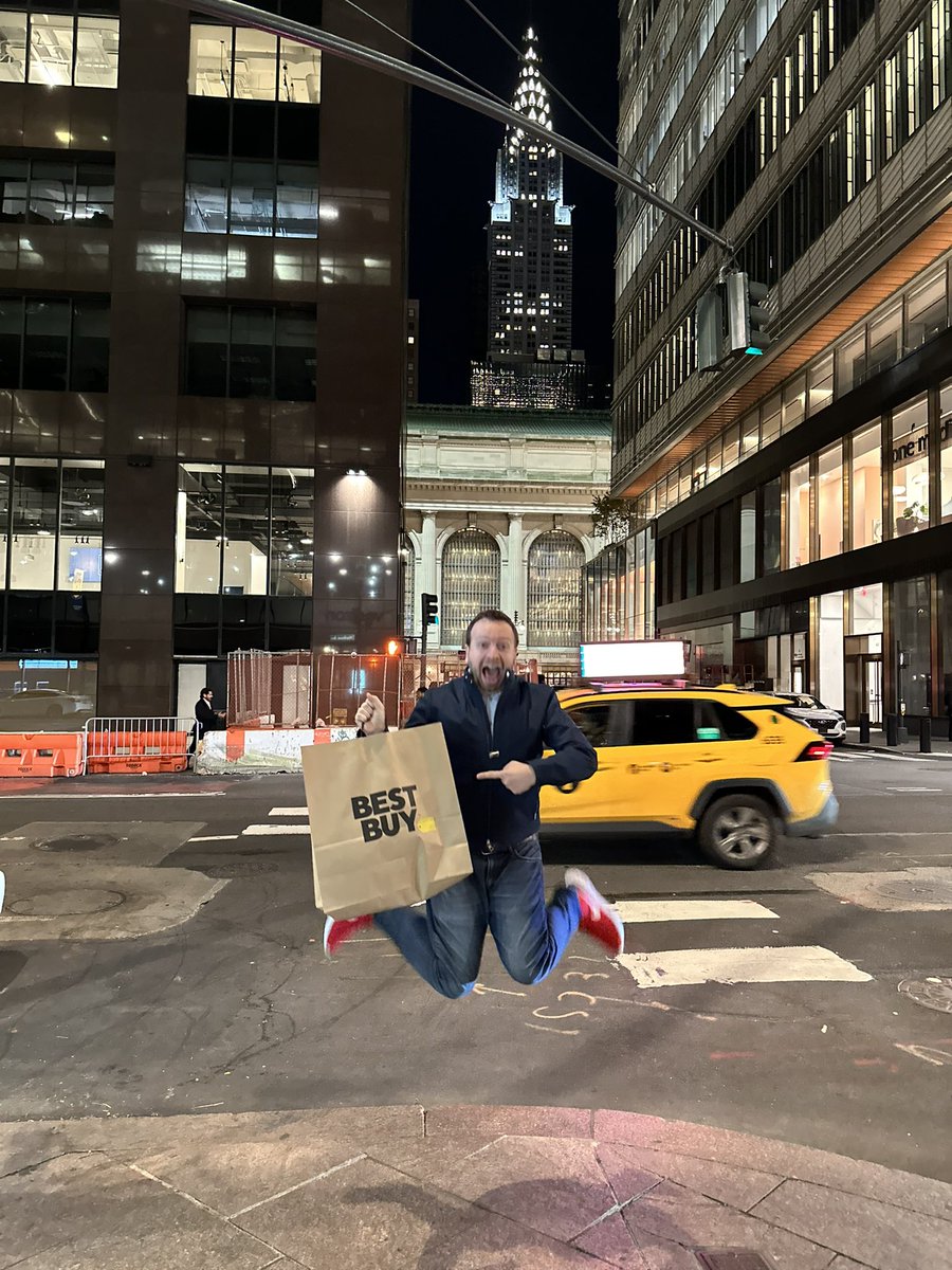 mattswider's tweet image. 🥳🎁 Today’s my birthday. I bought this mystery gift to give away to my followers &amp;amp; @TheShortcut website subscribers. Thank you for another year of support.

❤️+♻️ RT for details on how to enter &amp;amp; prize info tomorrow. Winner to be announced next Friday (one week).