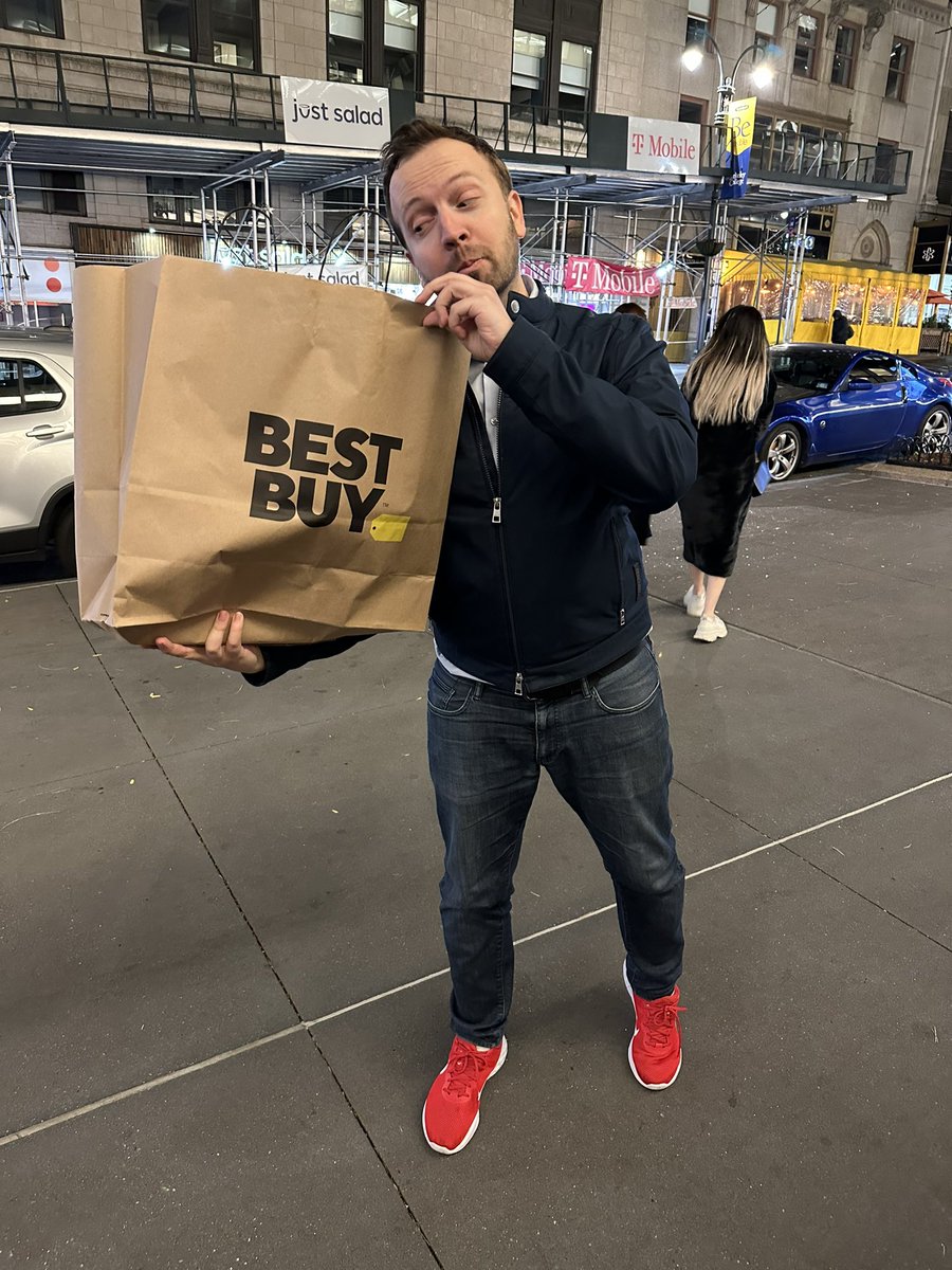 mattswider's tweet image. 🥳🎁 Today’s my birthday. I bought this mystery gift to give away to my followers &amp;amp; @TheShortcut website subscribers. Thank you for another year of support.

❤️+♻️ RT for details on how to enter &amp;amp; prize info tomorrow. Winner to be announced next Friday (one week).