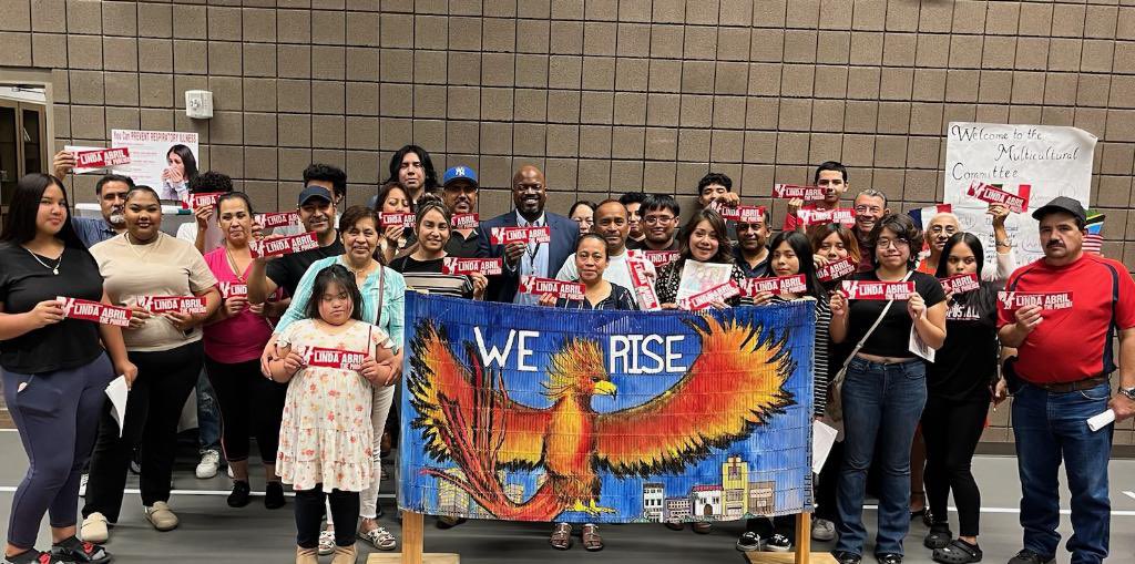 AbrilAcademy's tweet photo. Our first night of We Grad Night was a huge success with our #LAEA families @PhoenixUnion @AccessASU @MrKemp2011 https://t.co/gzZFayl5EK