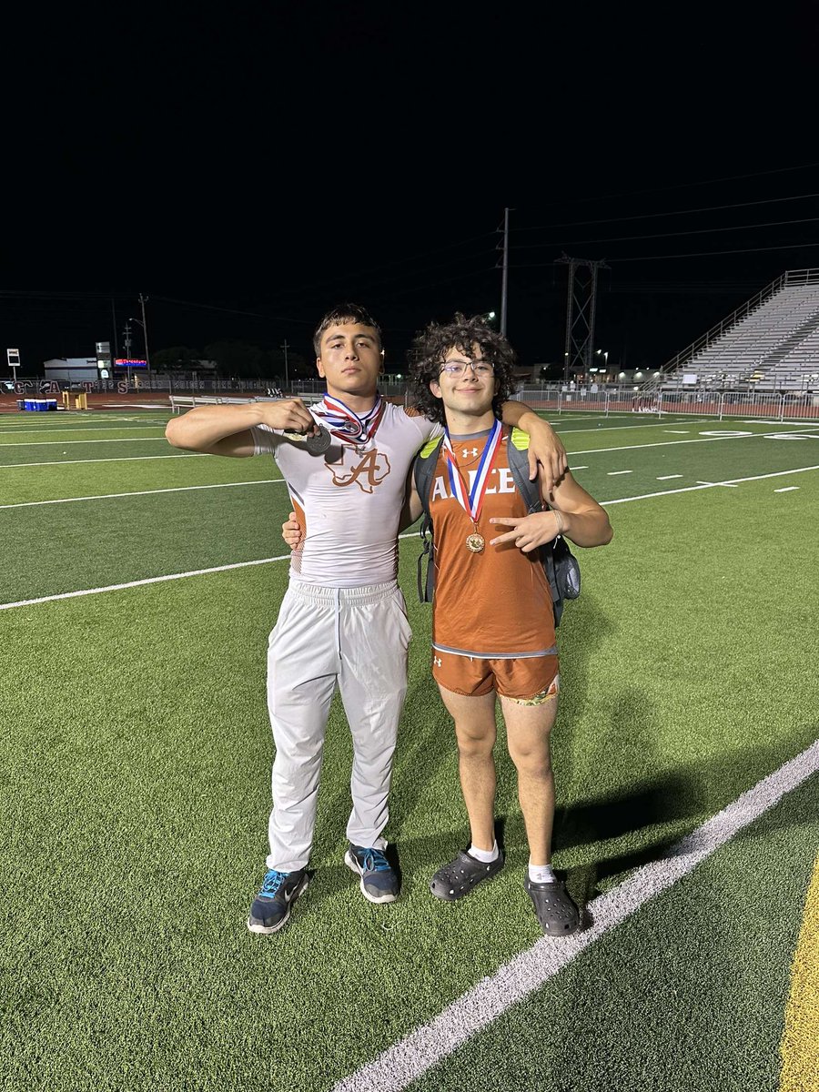 AsherSprings413's tweet photo. Came up and destroyed competition. @austinperez3697 @deanthonyp16 https://t.co/sxH0Wmhh1c