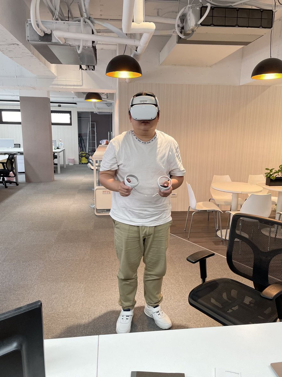 VR ready cos.space!  A new way to experience cos.space Expo during Consensus 2023! Feel free to stop by our booth and give it a try!