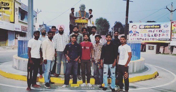 abvpsgnr's tweet photo. बाबा साहेब डॉ भीमराव अंबेडकर जयंती  की पूर्व संध्या पर श्रीगंगानगर जिले के सादुलशहर इकाई के कार्यकर्ताओं द्वारा माल्यार्पण कर बाबा  साहेब को याद किया । #एबीवीपी_सादुलशहर  #एबीवीपी_श्रीगंगानगर  #abvpjodhpur #Ambedkar_Jayanti https://t.co/uLc5jdNSTW