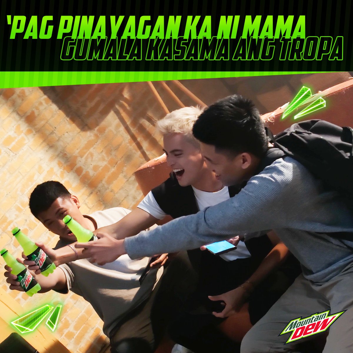 Iba ang ngiti ng buong tropa ‘pag lahat kasama! Check out the Dew Crew's latest advencha right here! bit.ly/412k2Nv #DewBangisNgTropa